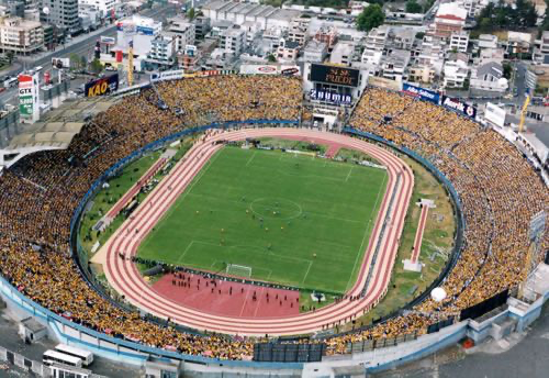 Vista aérea do Estádio Olímpico Atahualpa lotado